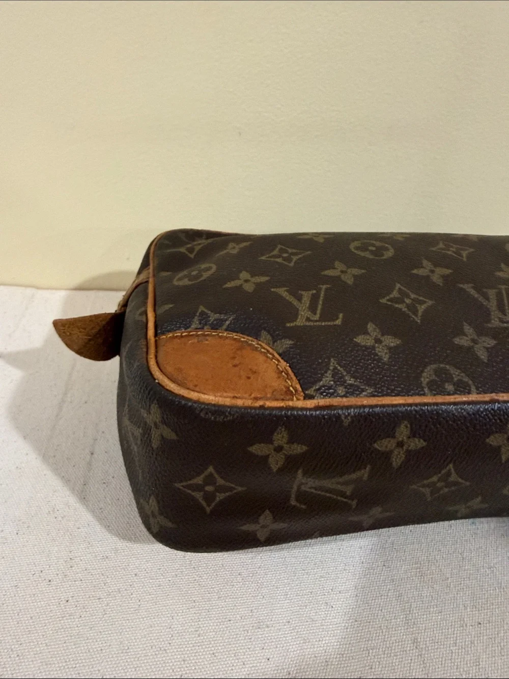 Louis Vuitton Monogram Canvas Satchel in Brown with Tan Trim Unisex authentic